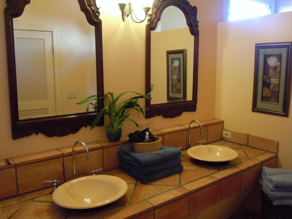 Jacaranda Inn ワイメア 部屋 写真